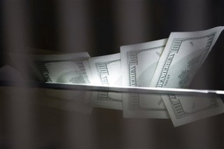 IRS Continues Back Taxes Hunt in Canada