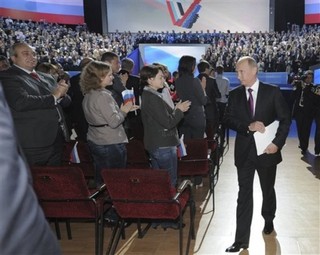 Russians Cling to Putin, Fearing Alternative