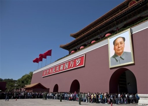 In China, Cultural Revolution as Dinner Theater