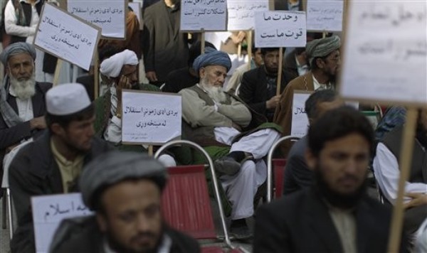 Is U.S. Mulling an Afghan Ceasefire?