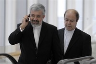 Iran Keeps Obama Waiting on Nuclear Deal