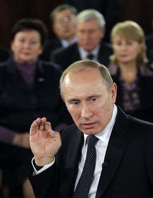 To Hang On, Putin Could Turn to Fascists