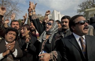 Pakistan Standoff Won't End in Coup
