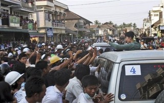 Open Economy Key to Burma's Democracy
