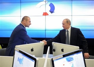 Putin's Corrupt Elite Fear