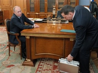 Old Habits Hinder U.S.-Russia Ties