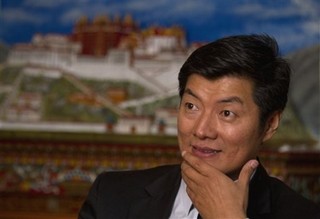 Hollywood Bows to China's Soft Power