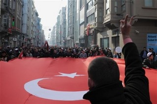 Turkey Doesn't Want to Own Syria Crisis