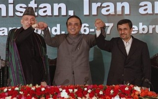 Pakistan's Fracturing President
