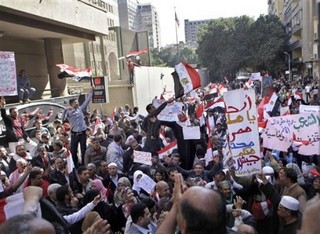 Egyptians Sour on U.S., Eye Closer Ties to Turkey, Iran