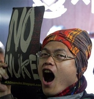 For a Nuclear-Free World