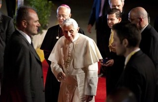 The Pope's Delicate Balancing Act in Cuba