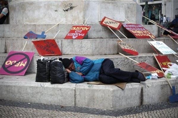 Four Ways the Euro Could Fail