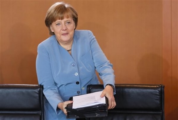 Isolated Merkel Ties Her Fate to Greek Election