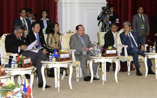 SE Asia in Quandary over U.S.-China Rivalry