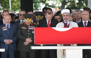 Syria Divides Turkey's Conservatives