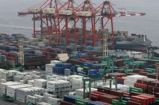Japan's $1.45T Whale May Crush Yen Bulls