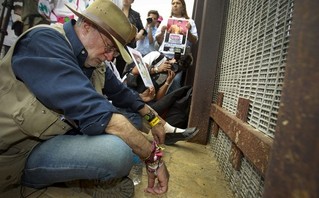 When Democracies Build Walls
