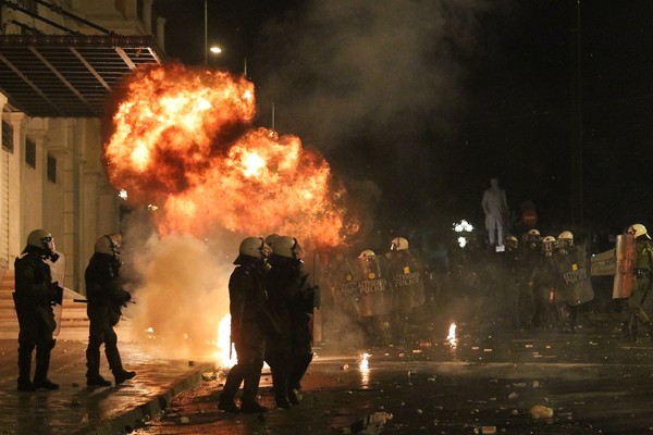 How to End the Agony in Greece