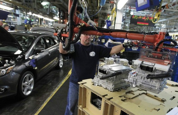Canada Looks to Lure Workers from U.S.