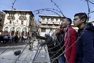 Morsi and His Opponents Must Both Back Down