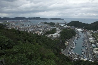 How China Plays the Island Game