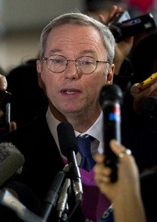 Google's Schmidt Just Likes Playing Diplomat