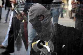 Amidst Bloody Crackdown, U.S. Pumps Arms into Bahrain