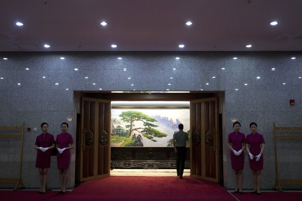 Chinese Cyberspies Breach Big U.S. Weapons