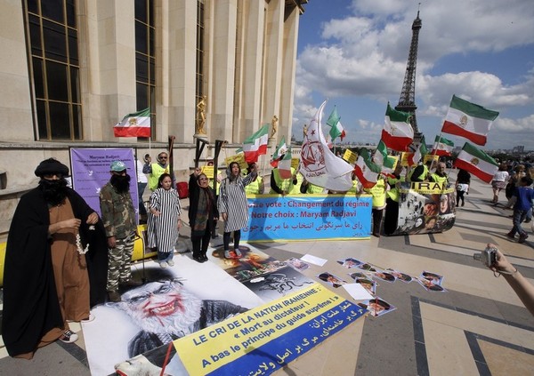 Who'll Topple Iran? The Answer's in Paris