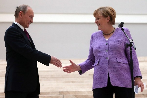 In Russia, It's Easier to Steal Money than Earn It