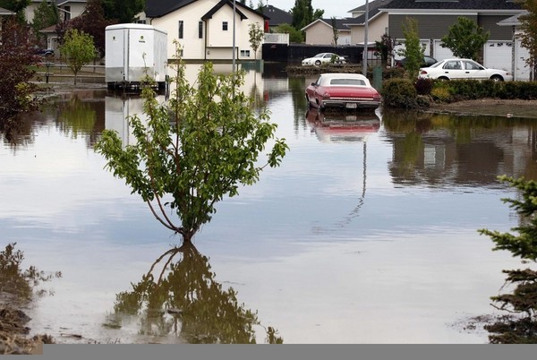 Canada Is Falling Apart