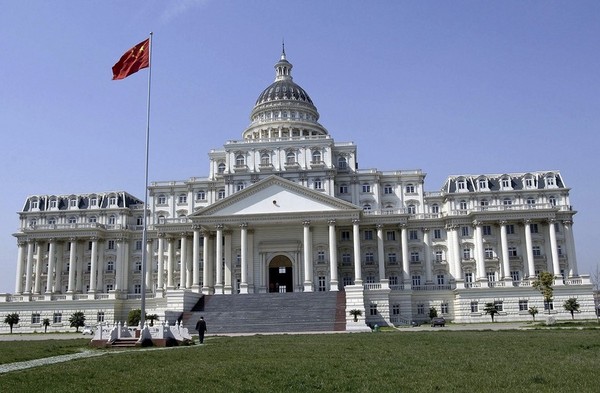 China Is Foolishly Containing Itself