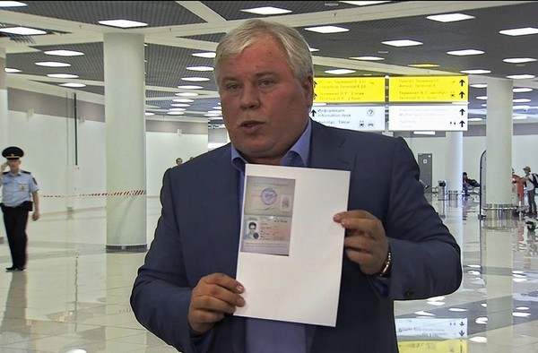 7 Things Snowden Should Do in Russia