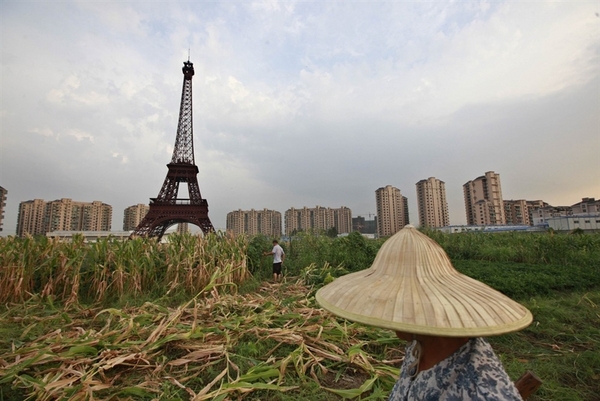 China's Beautiful but Empty 'Little Paris'