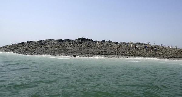 How the Pakistan Earthquake Created an Island