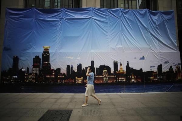 Hey China, Stop Laughing at the U.S.