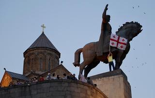 Why Russians Fight in Ukraine