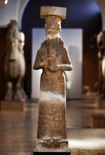 ISIS Plunders the Treasures of Antiquity