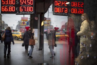 Russians Indifferent to Ruble Collapse