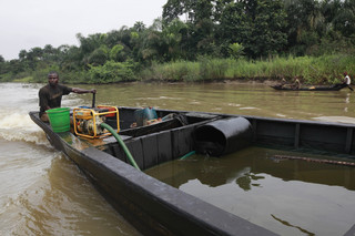Oil Price Fall Has Harsh Consequences for Africa