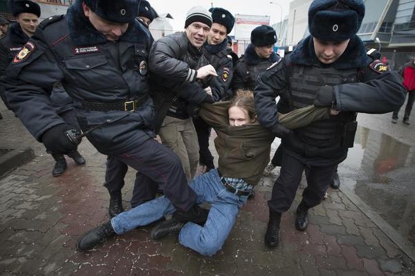 Recession Curbs Russia's Propaganda Push
