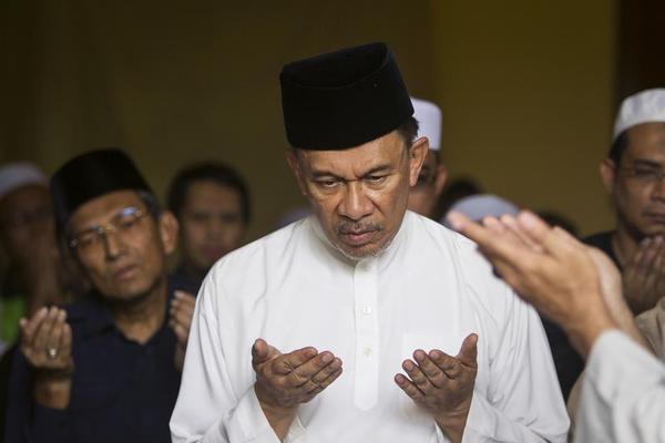 Criminalizing Malaysia's Opposition