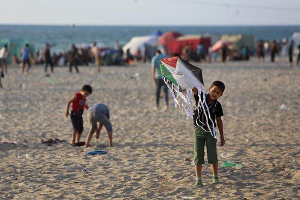 Stuck Between Israel and the Sea