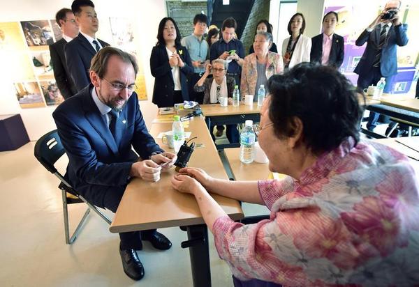 North Korea Defectors Recount Ordeal