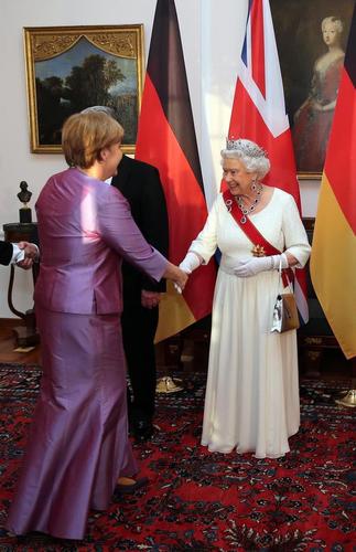 Germany Warmly Welcomes Queen