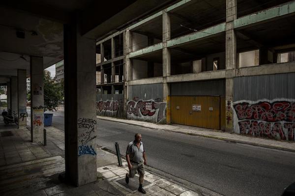 Fear Grips Greece on the Brink