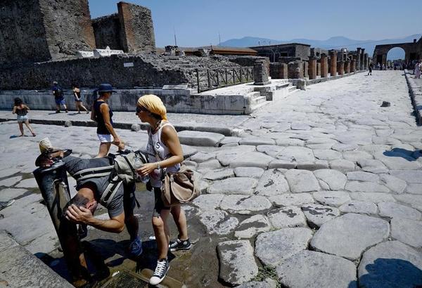 Reconstructing Pompeii With Drones