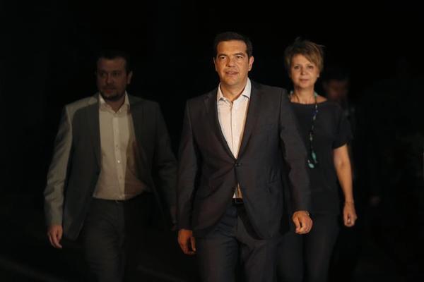 Tsipras Calls a Referendum on Himself