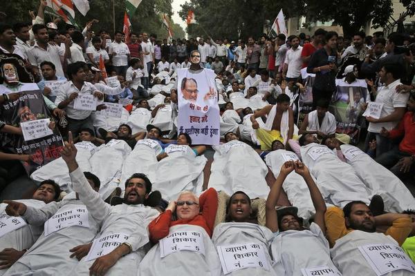 India's Dangerous Dreams of Besting China